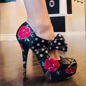 Vintage Inspired Pinup Floral High Heels with Bow Accent